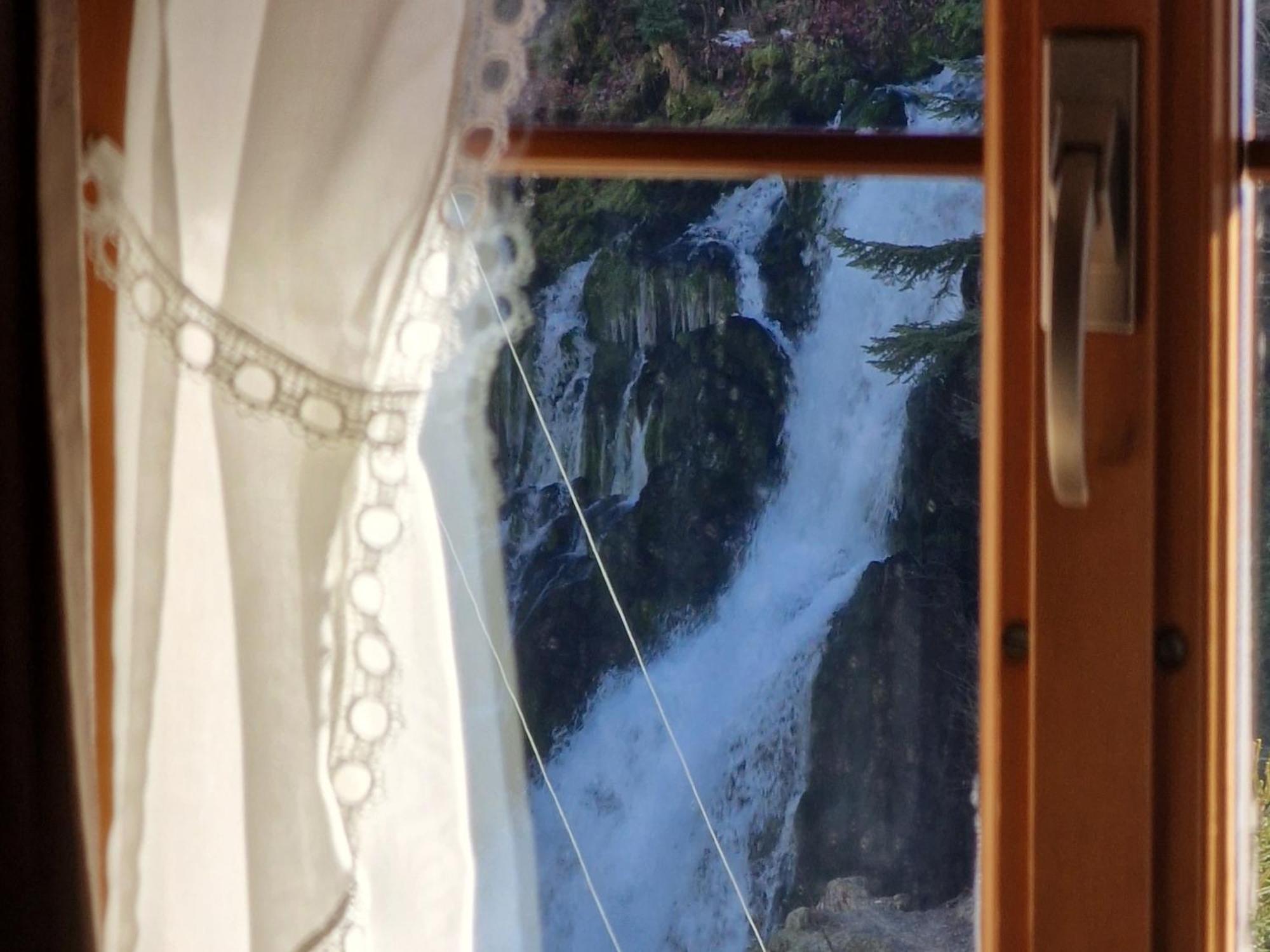 Cascade De Jaun Hotel Luaran gambar